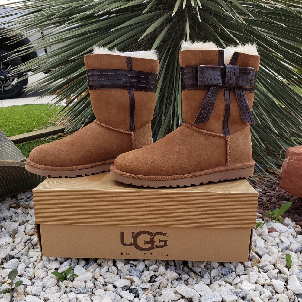 NEW UGG Australia Boots - Women 5 - Tan Brown
